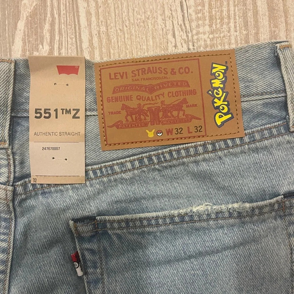 LEVI'S® X POKÉMON 551™M Z AUTHENTIC
STRAIGHT MEN'S JEANS - Picture 3 of 6